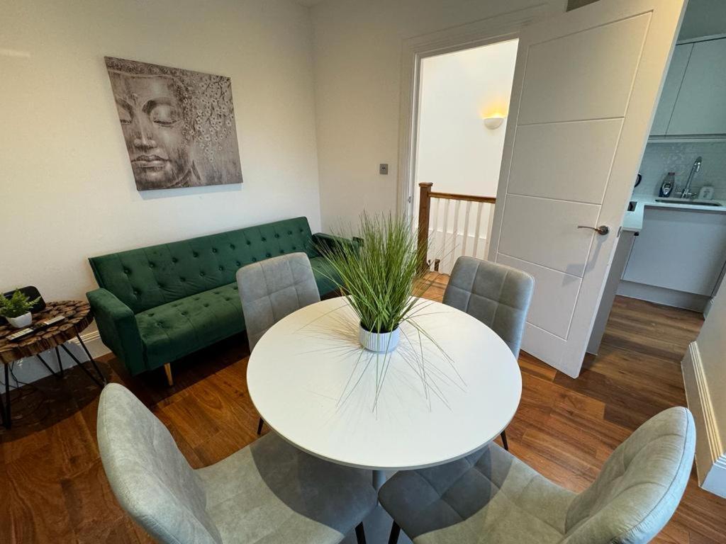 2 Bed 2 Bath Balcony View Wimbledon Tennis Villa London Exterior photo